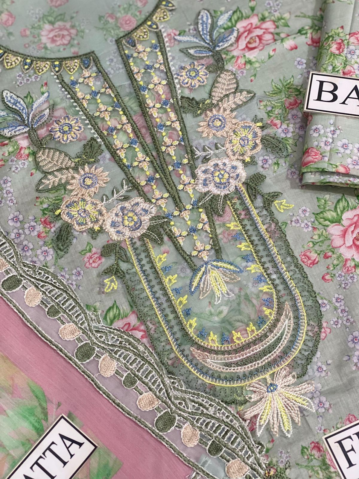 Iznik | Green 3Pc Unstiched - Lawn